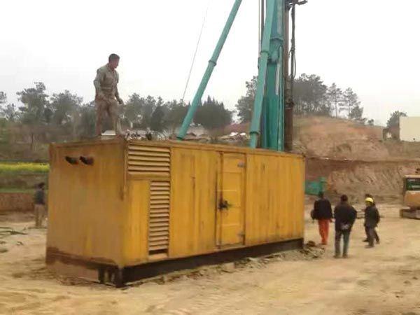 子长如何判断水冷式机油散热器密封件是否需要更换？